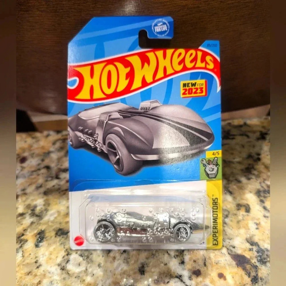 Hot Wheels Other - 🎈3/$15🎈New! Hot wheels Experimotors HW Braille Racer-Twin Mill silver